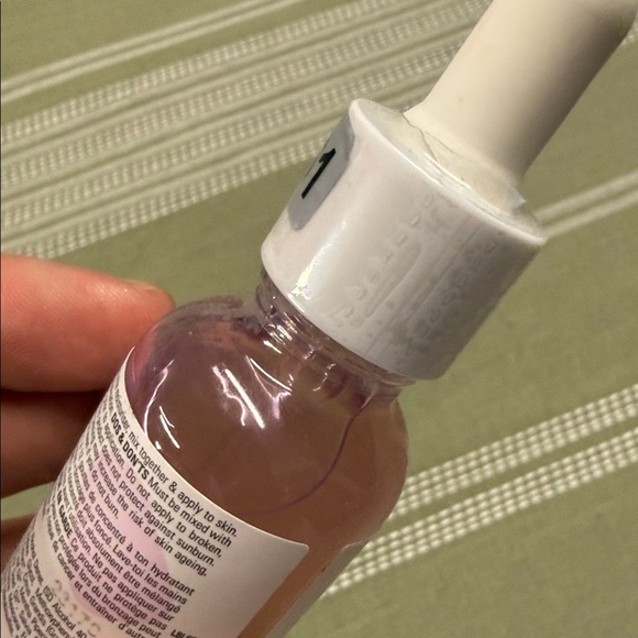Isle of Paradise Self Tanning Drops - Soft Purple - Picture 4 of 4